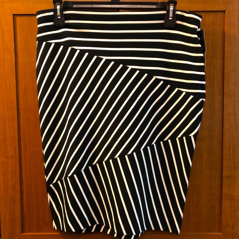 MOSSIMO striped pencil skirt w/elastic waist